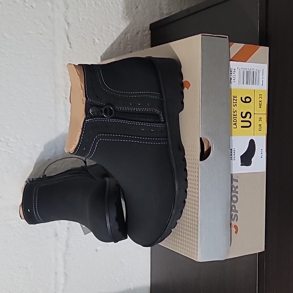 J sport Jenna s9jna01  women's  boot style black